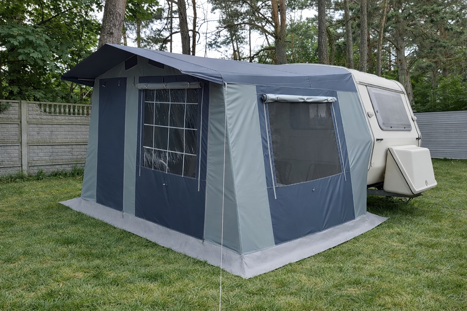 przedsionek N126 do przyczepy Niewiadów