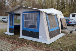 Przedsionki do przyczep Niewiadów